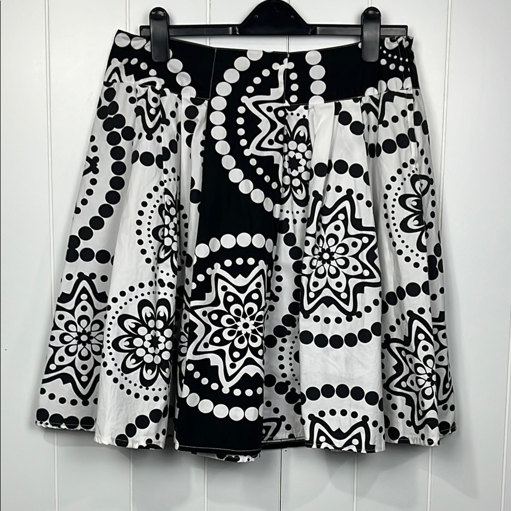 Cato Womens Skirt 10 Black & White Polka Dot Print Side Zip Pleats Full Skirt